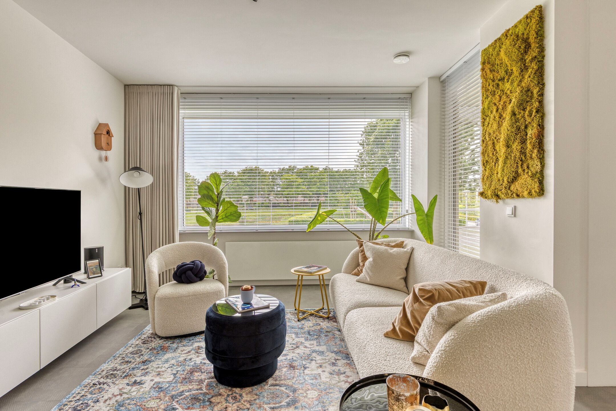 Modernized Corner Apartment with Balcony, Parking and Storage in Green Residential Area — 21