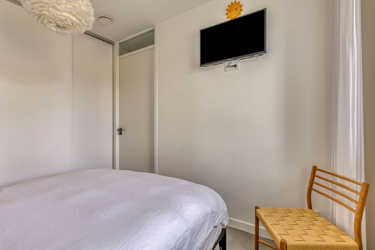 Modernized Corner Apartment with Balcony, Parking and Storage in Green Residential Area — 35