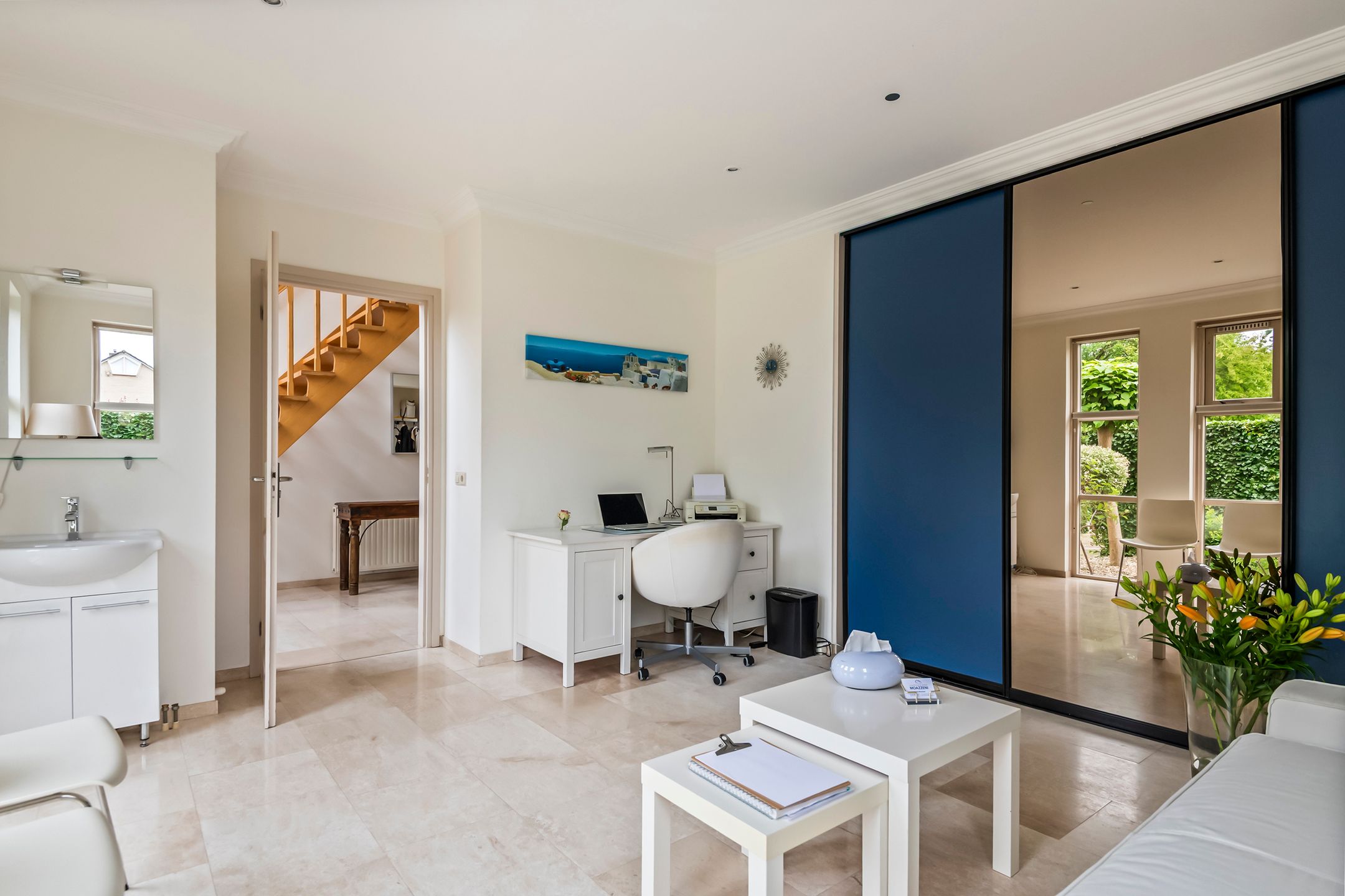 Elegant Freestanding Villa with Spacious Garden and Southern Terrace — 48