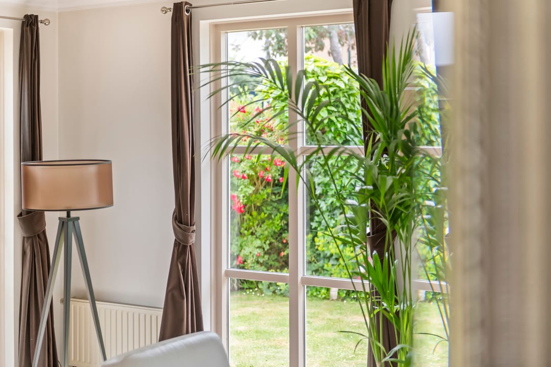 Elegant Freestanding Villa with Spacious Garden and Southern Terrace — 46