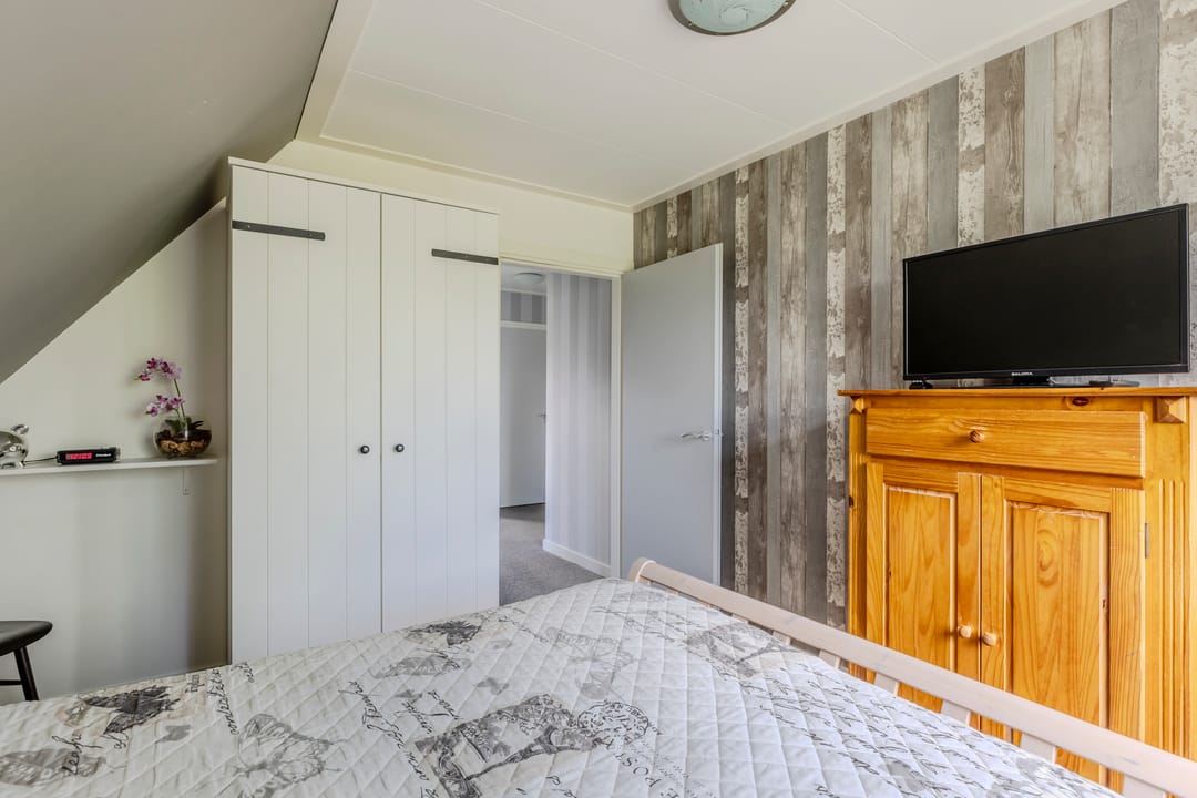 Spacious Detached Home with Green Views and Four Bedrooms — 32