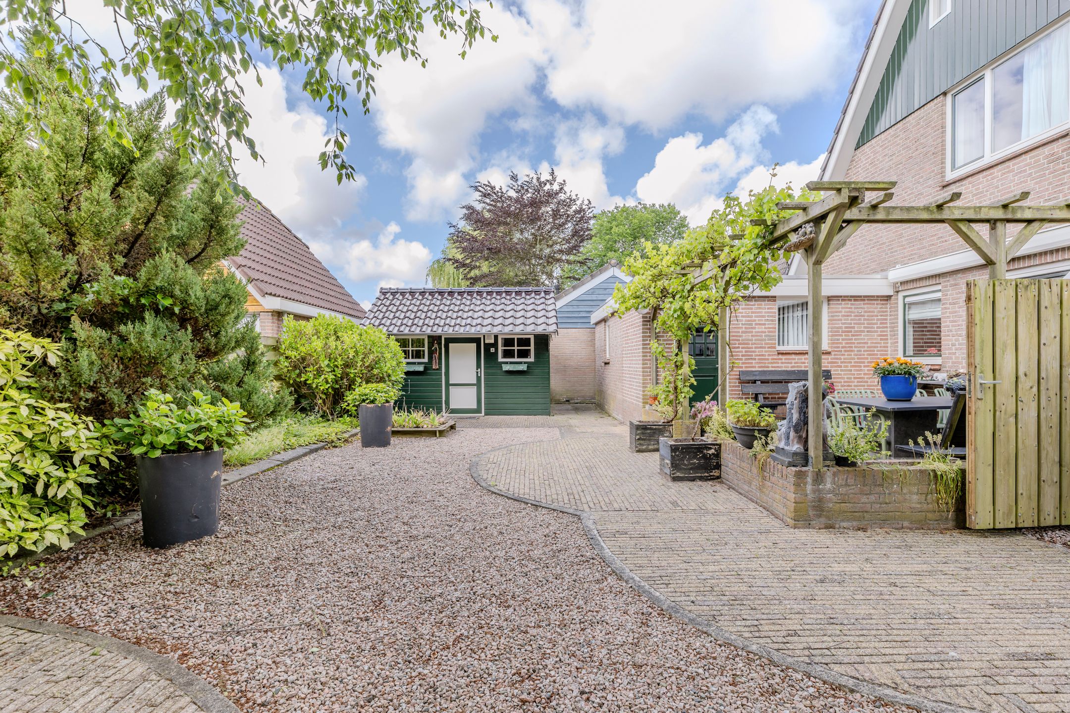 Spacious Detached Home with Green Views and Four Bedrooms — 39