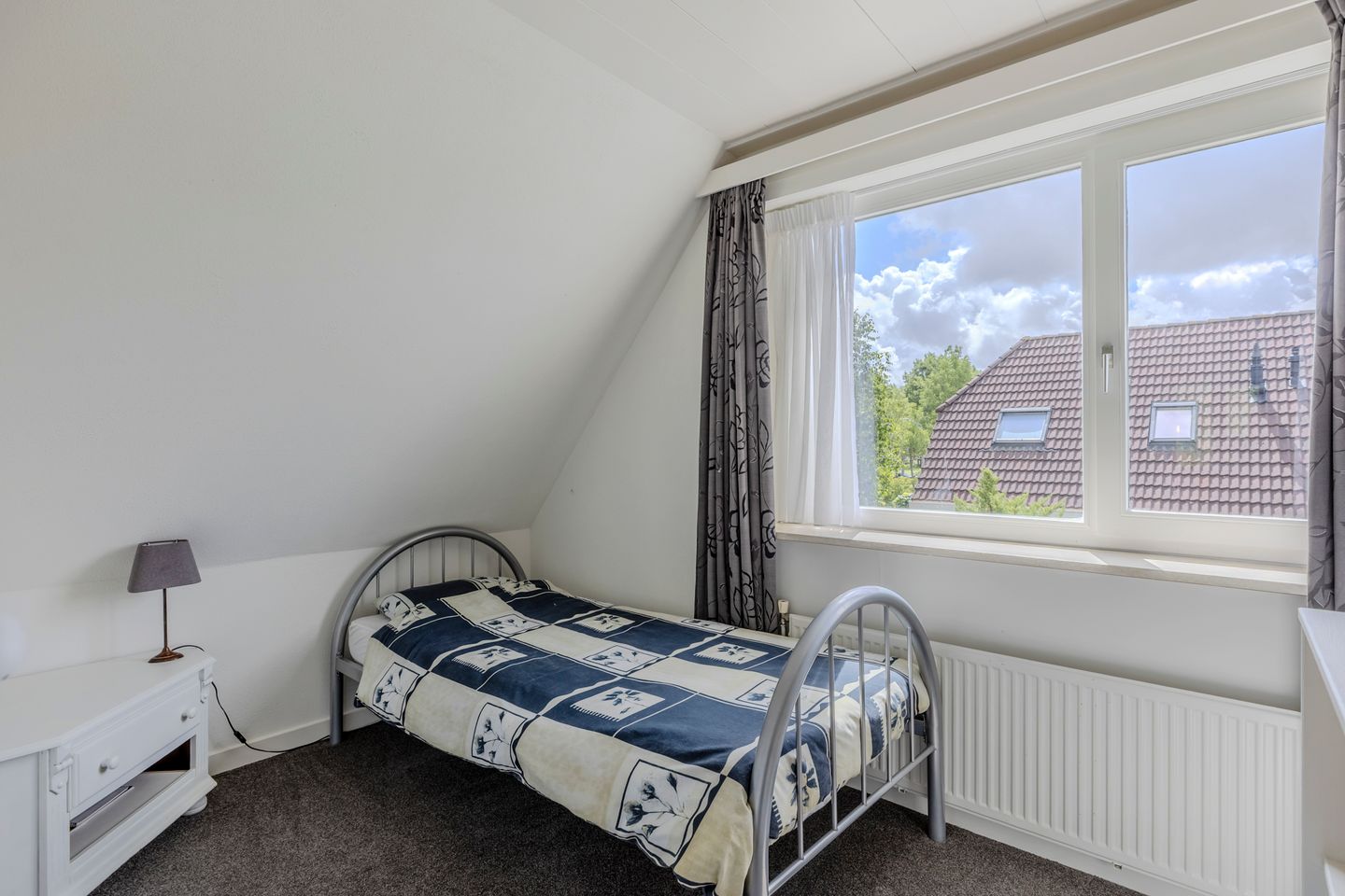 Spacious Detached Home with Green Views and Four Bedrooms — 25