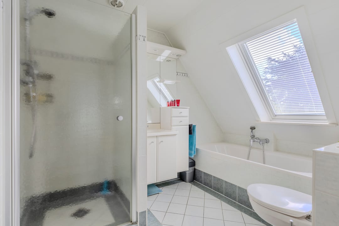 Spacious Detached Home with Green Views and Four Bedrooms — 22