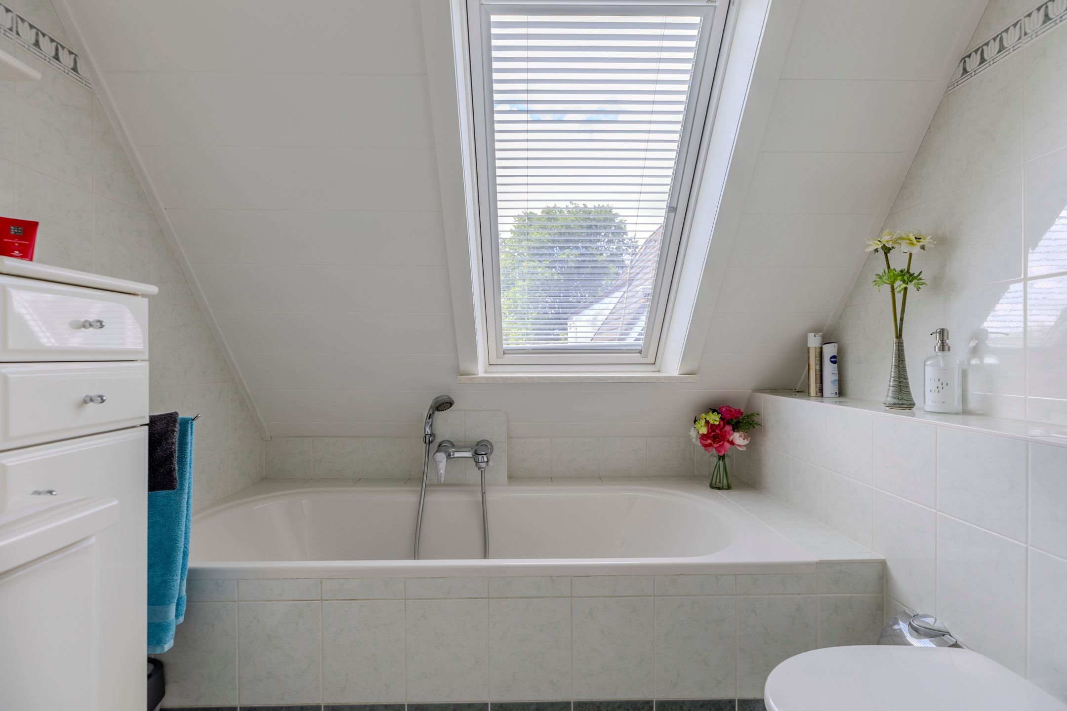 Spacious Detached Home with Green Views and Four Bedrooms — 24