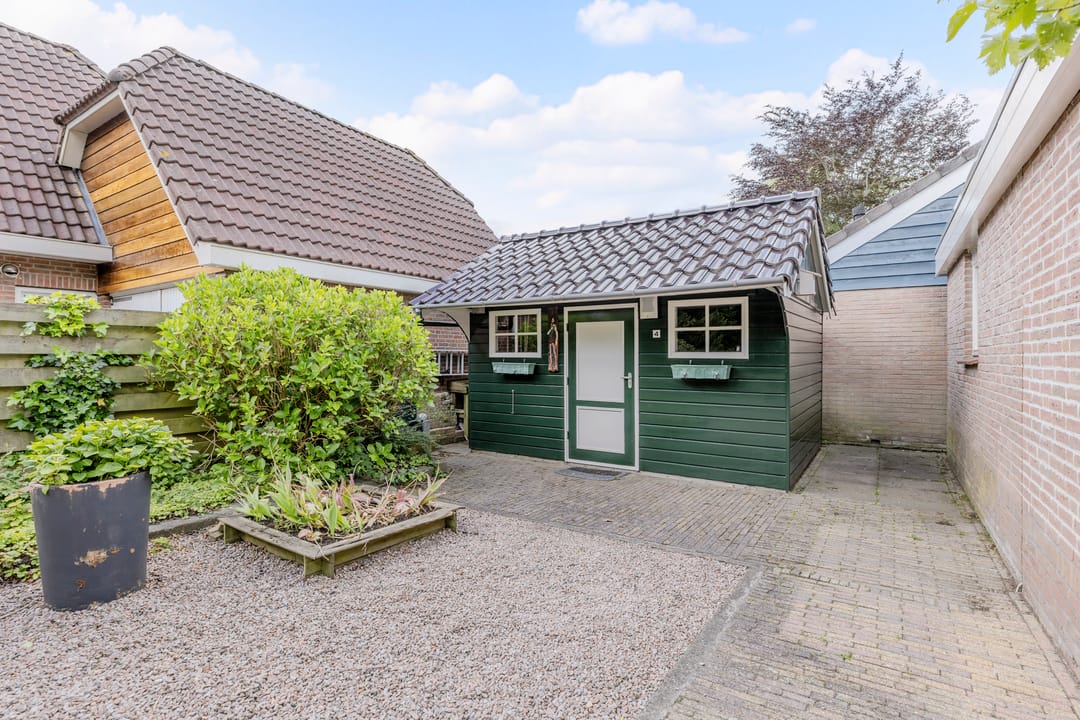 Spacious Detached Home with Green Views and Four Bedrooms — 38