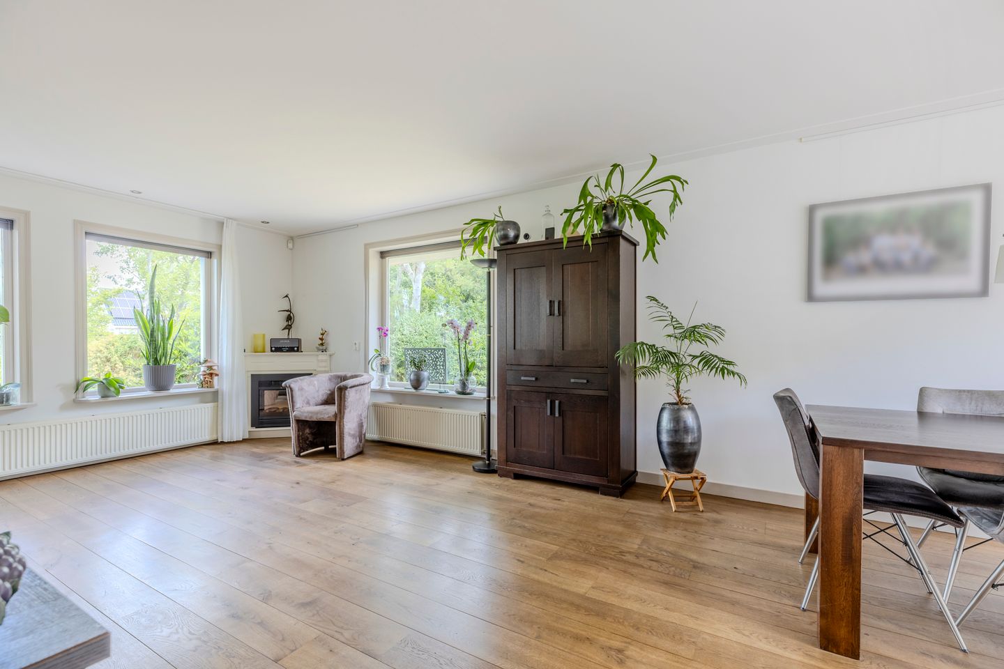 Spacious Detached Home with Green Views and Four Bedrooms — 10