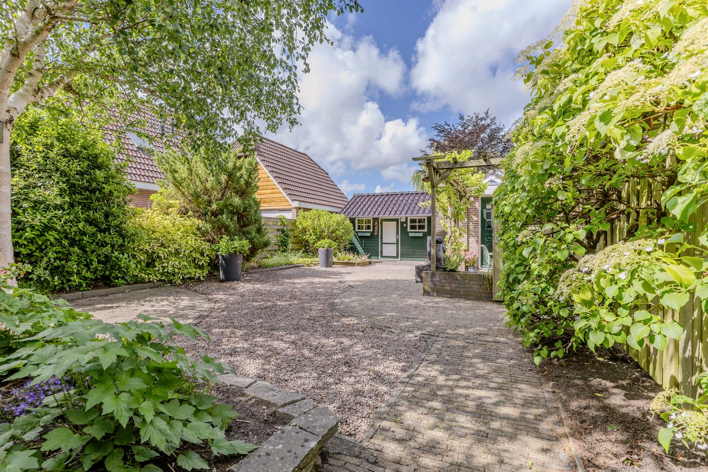 Spacious Detached Home with Green Views and Four Bedrooms — 40