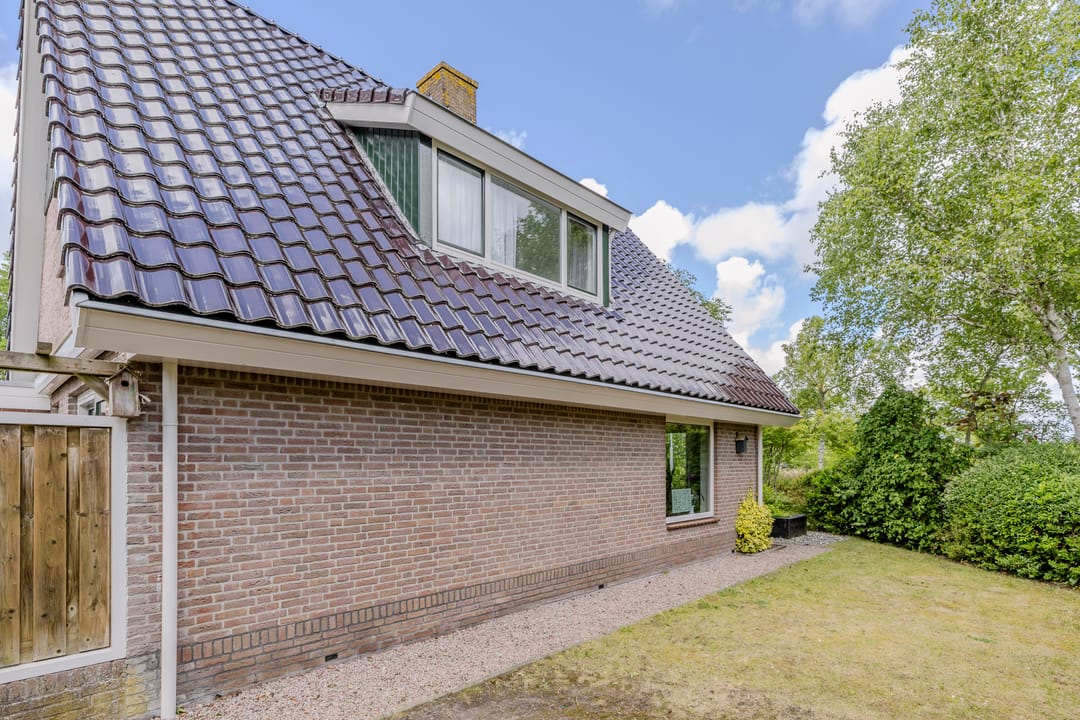 Spacious Detached Home with Green Views and Four Bedrooms — 47