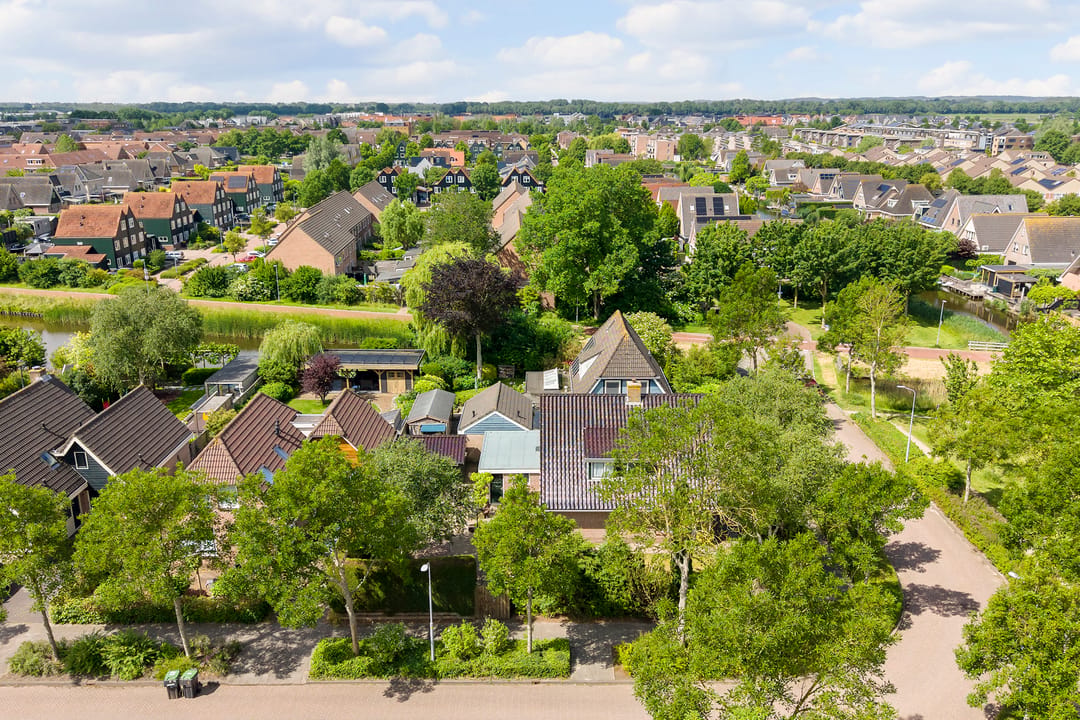 Spacious Detached Home with Green Views and Four Bedrooms — 52