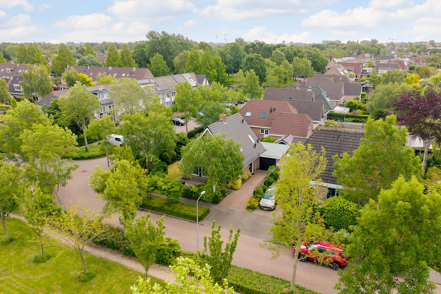 Spacious Detached Home with Green Views and Four Bedrooms — 50