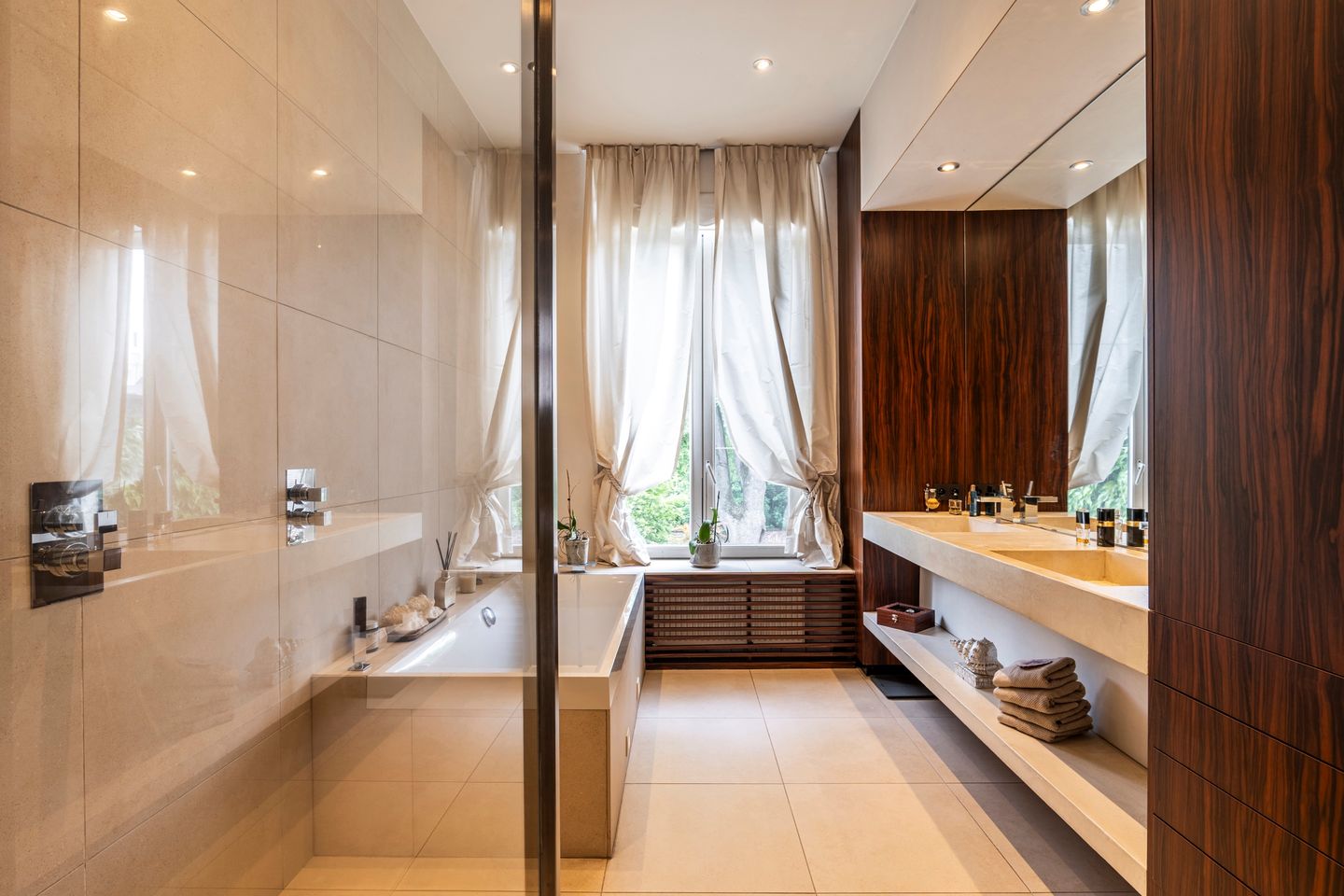 Historic Neoclassical Mansion with Heated Pool in Turnhout City Center — 25