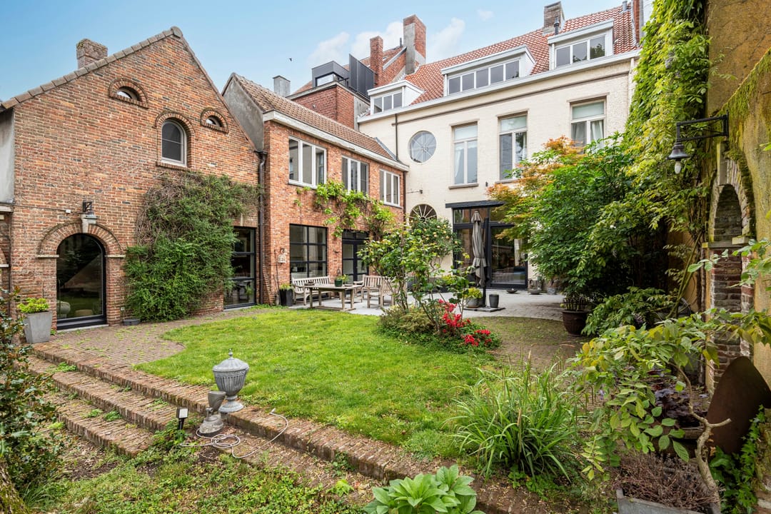 Historic Neoclassical Mansion with Heated Pool in Turnhout City Center — 41