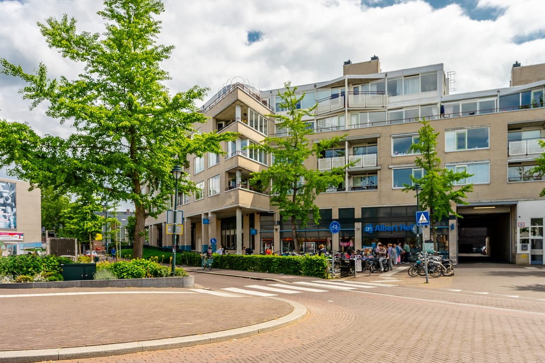 Renovated three room apartment with views in central Zeist