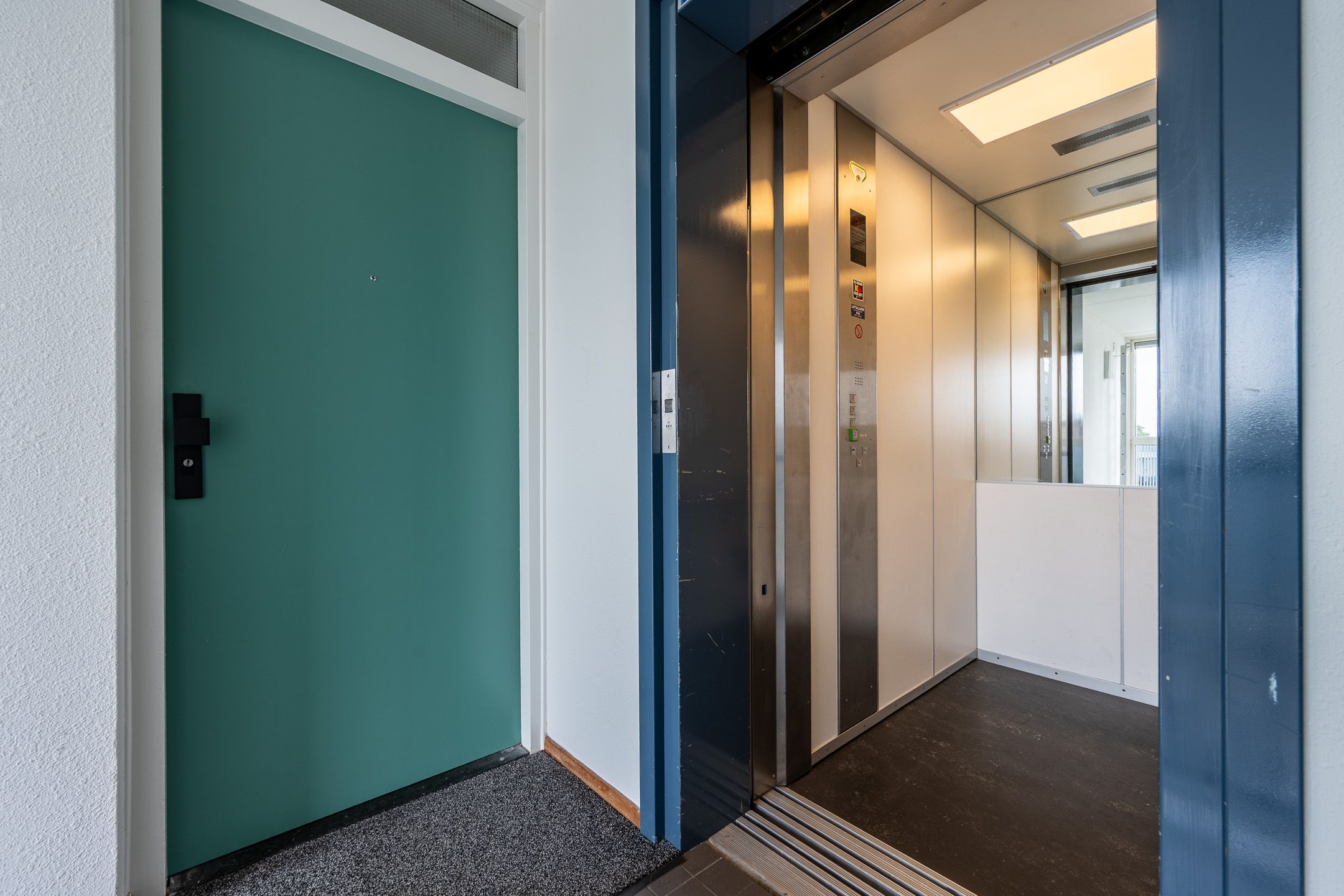 Renovated three room apartment with views in central Zeist — 27