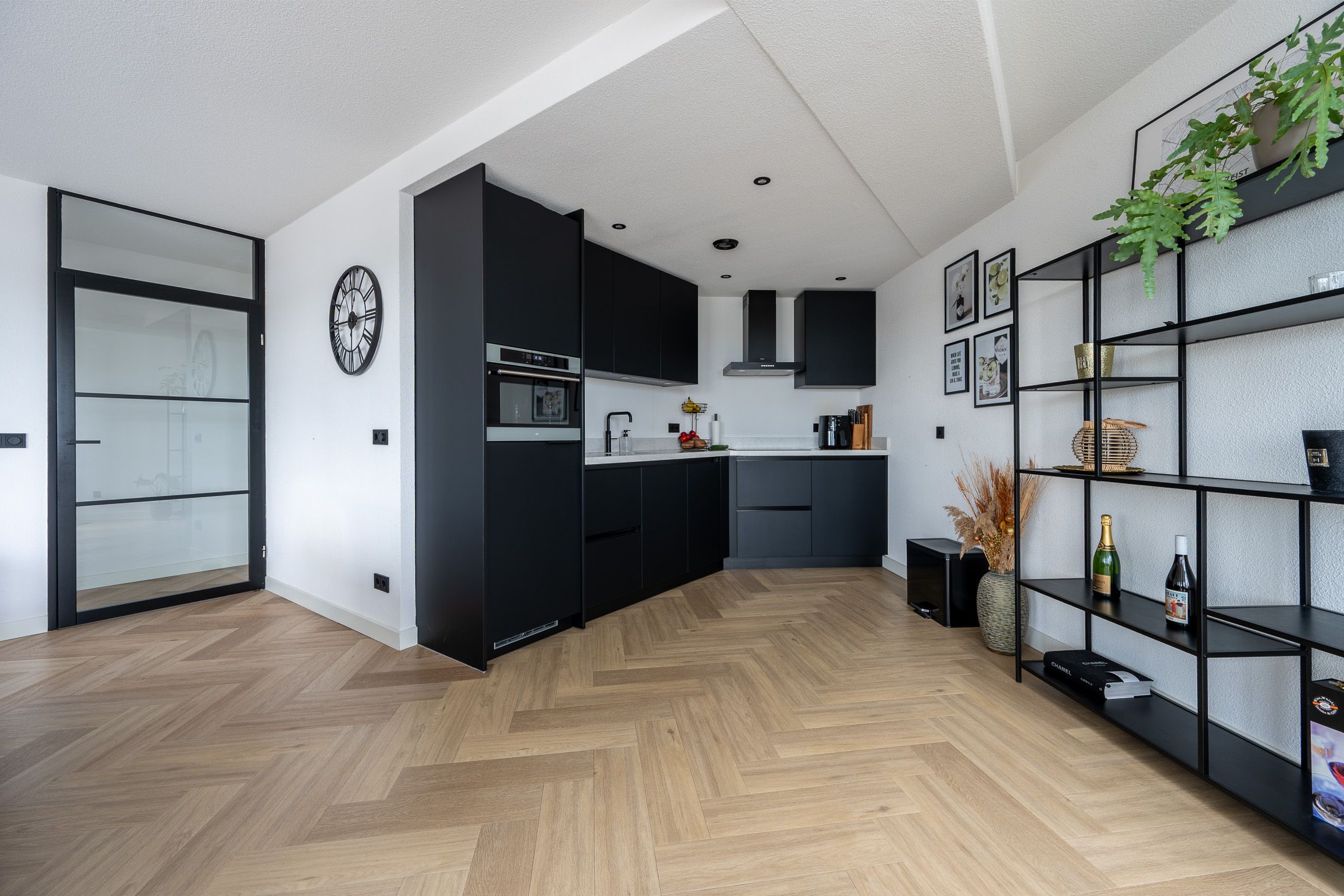 Renovated three room apartment with views in central Zeist — 9
