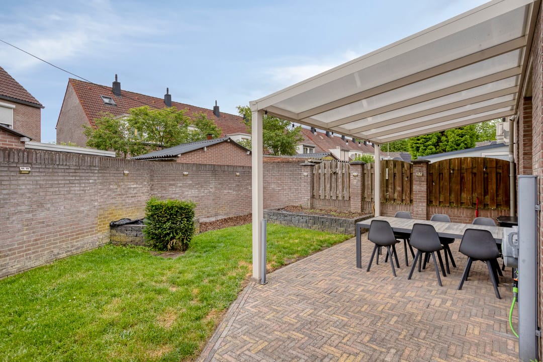 Charming Corner Family Home Near Helmond Centre — 32