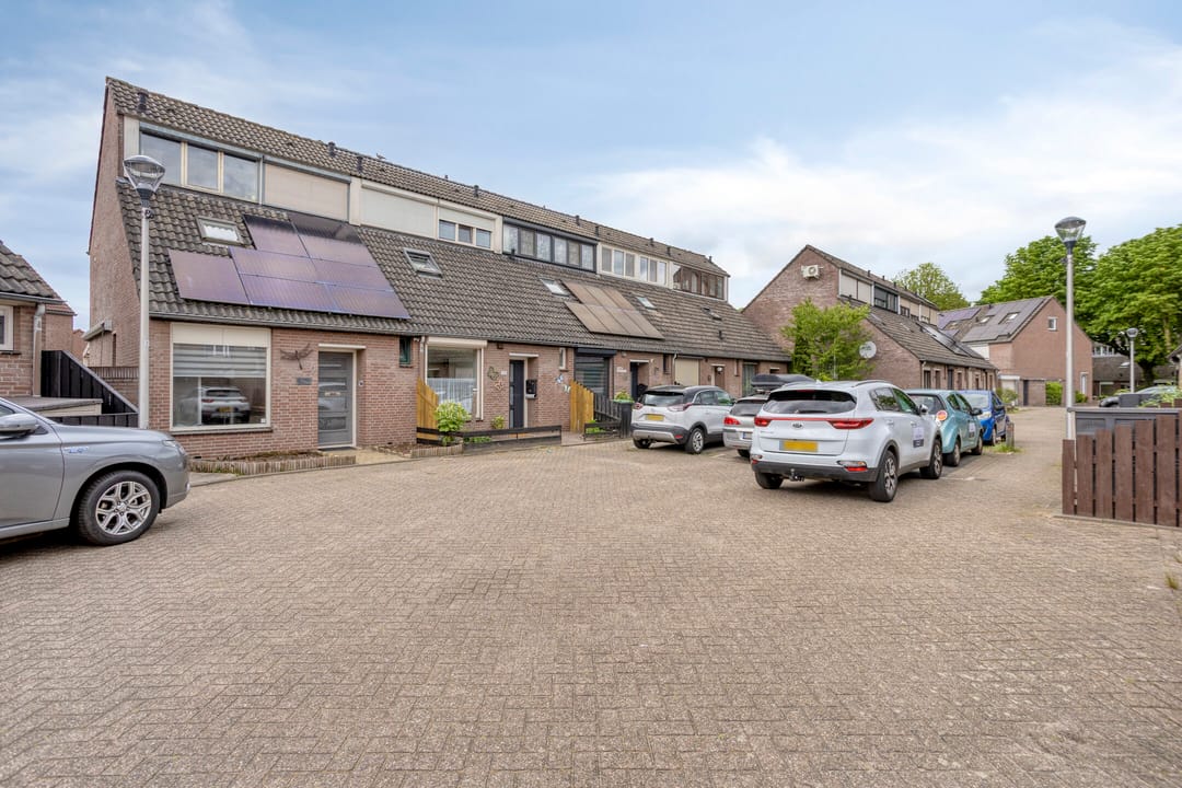 Charming Corner Family Home Near Helmond Centre — 8