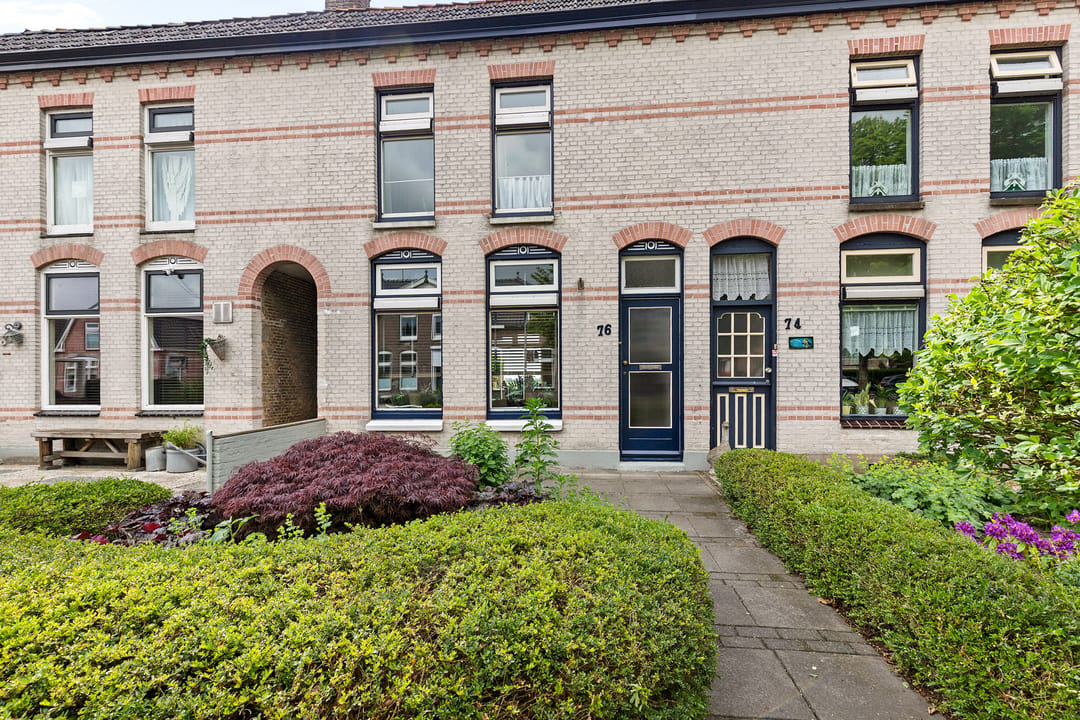 Charming Characteristic Between House with Country Views