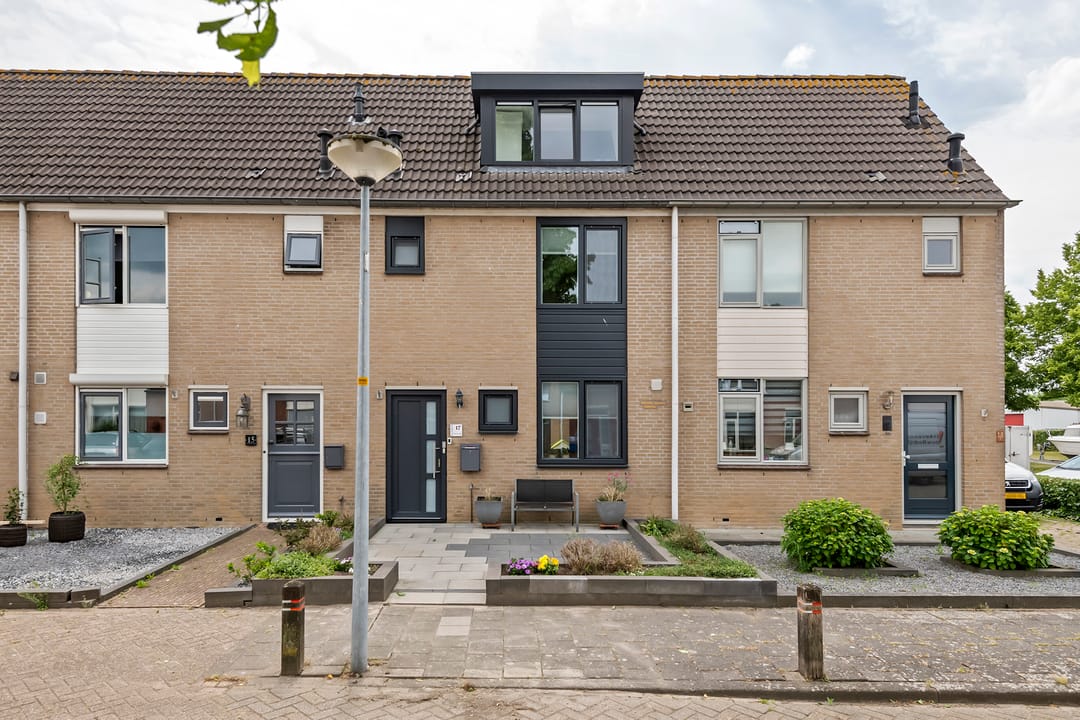 Move-in Ready Terraced Home with Sunny South-West Garden