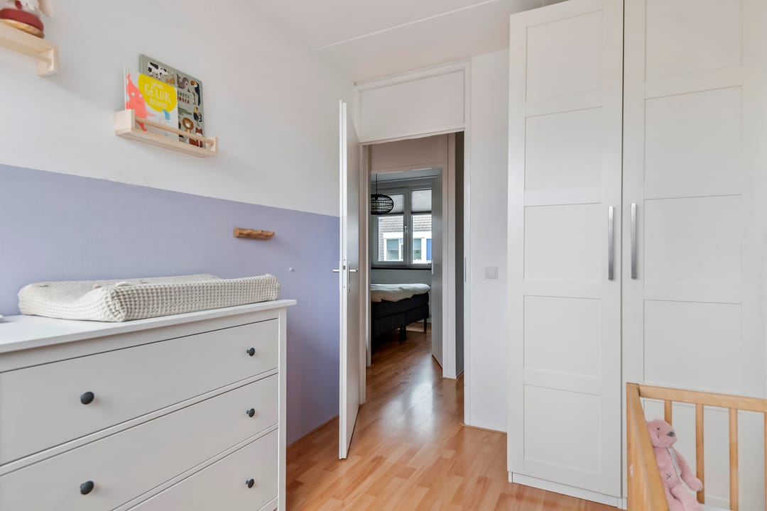 Move-in Ready Terraced Home with Sunny South-West Garden — 17