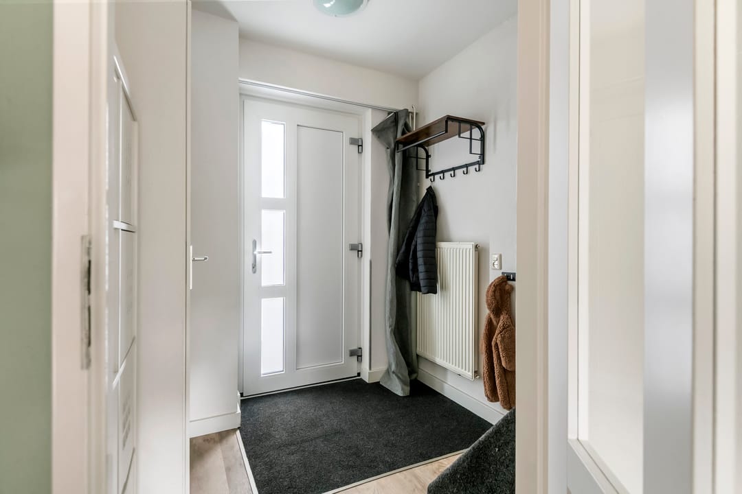 Move-in Ready Terraced Home with Sunny South-West Garden — 13