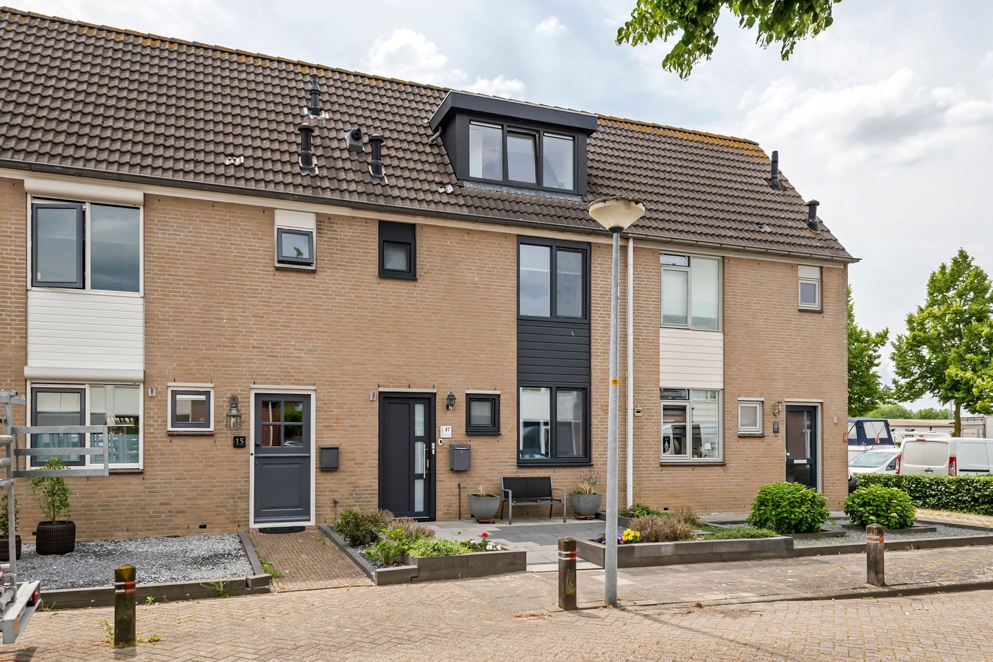 Move-in Ready Terraced Home with Sunny South-West Garden — 34