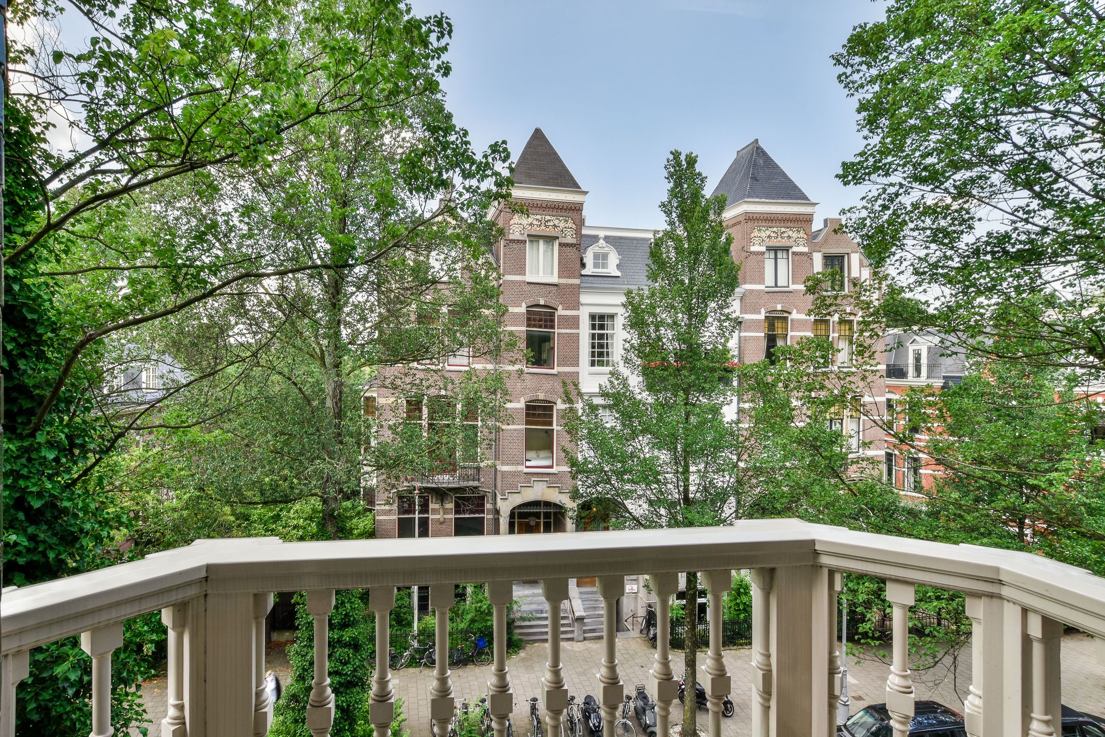 Photo 6 of Van Eeghenstraat 121-2