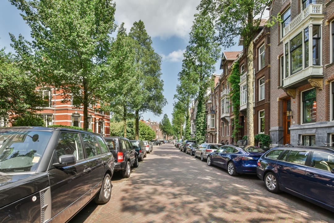 Photo 23 of Van Eeghenstraat 121-2