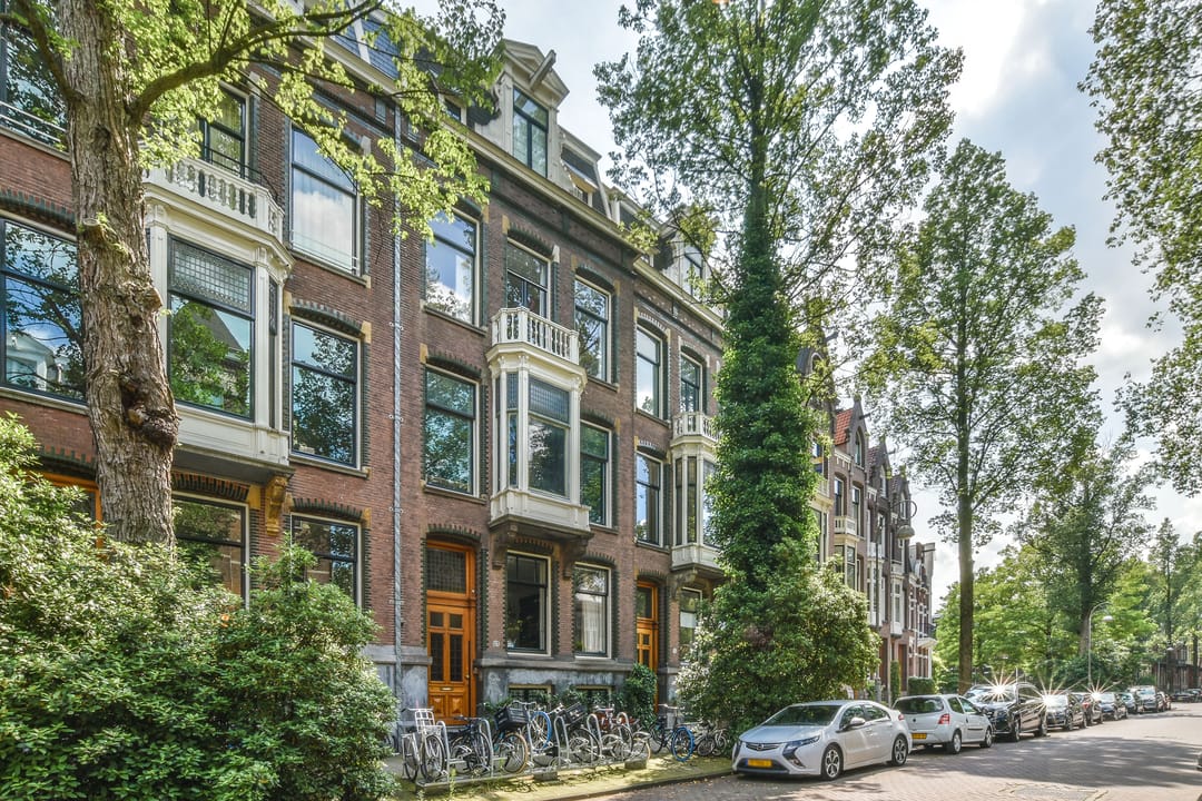 Photo 22 of Van Eeghenstraat 121-2