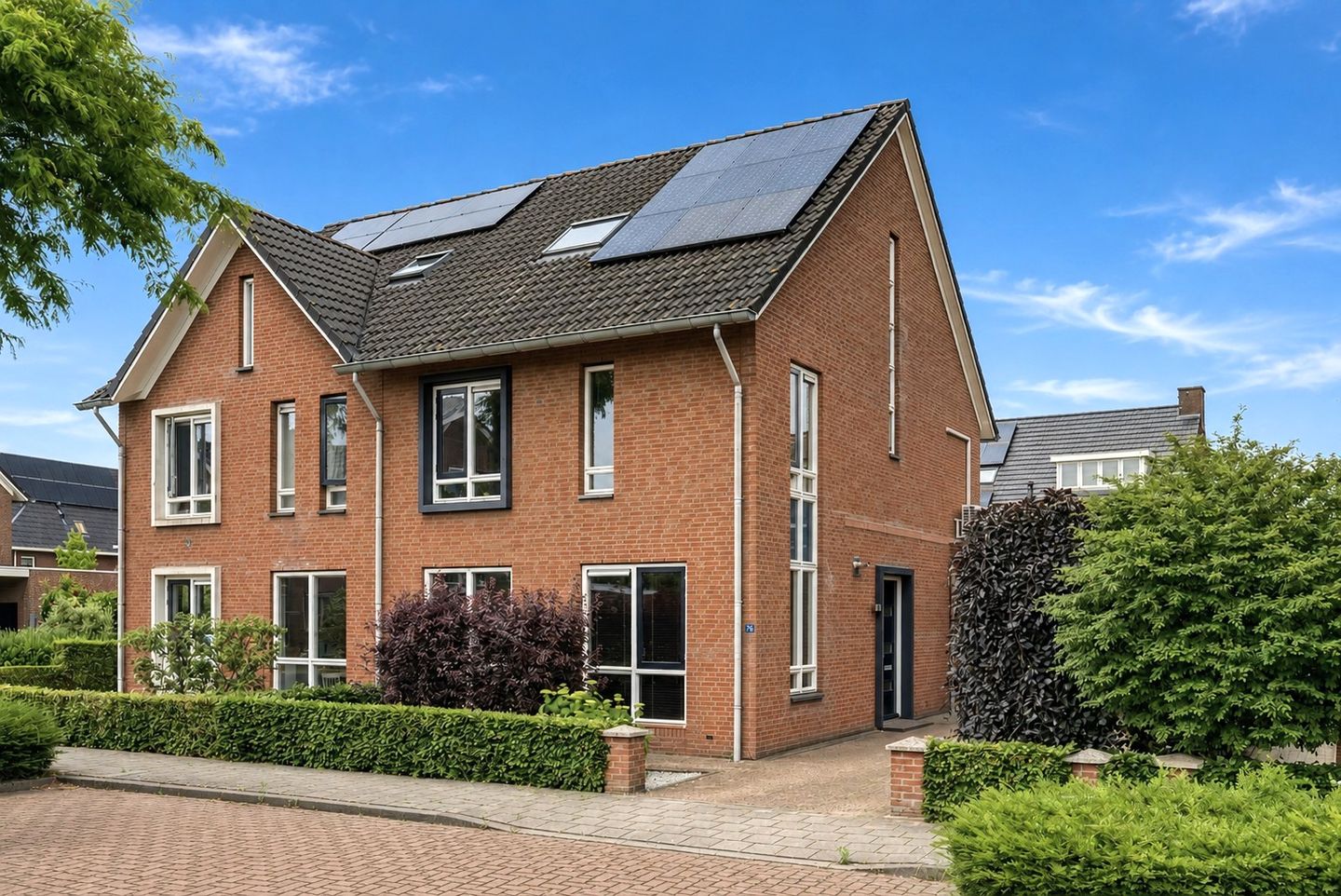 Foto 1 van Solidus 76