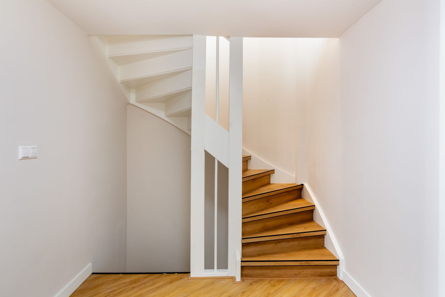 Luxury Renovated Apartment in Utrecht's Desirable Zeeheldenbuurt — 34
