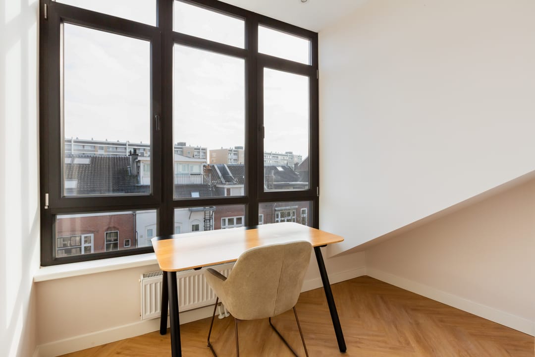 Luxury Renovated Apartment in Utrecht's Desirable Zeeheldenbuurt — 37