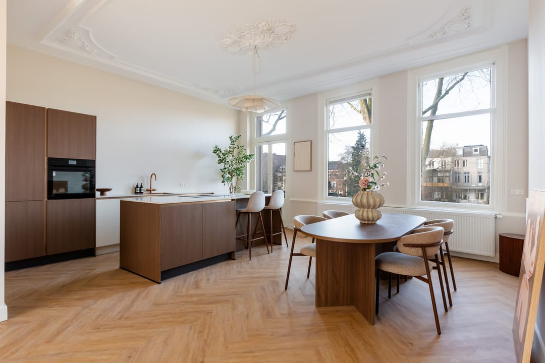 Luxury Renovated Apartment in Utrecht's Desirable Zeeheldenbuurt