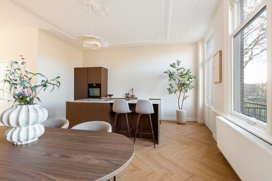 Luxury Renovated Apartment in Utrecht's Desirable Zeeheldenbuurt — 17