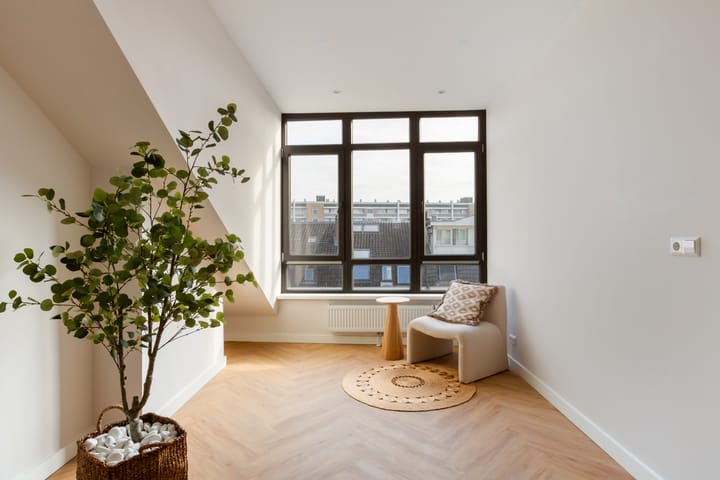Photo 3 of Buys Ballotstraat 18-BS