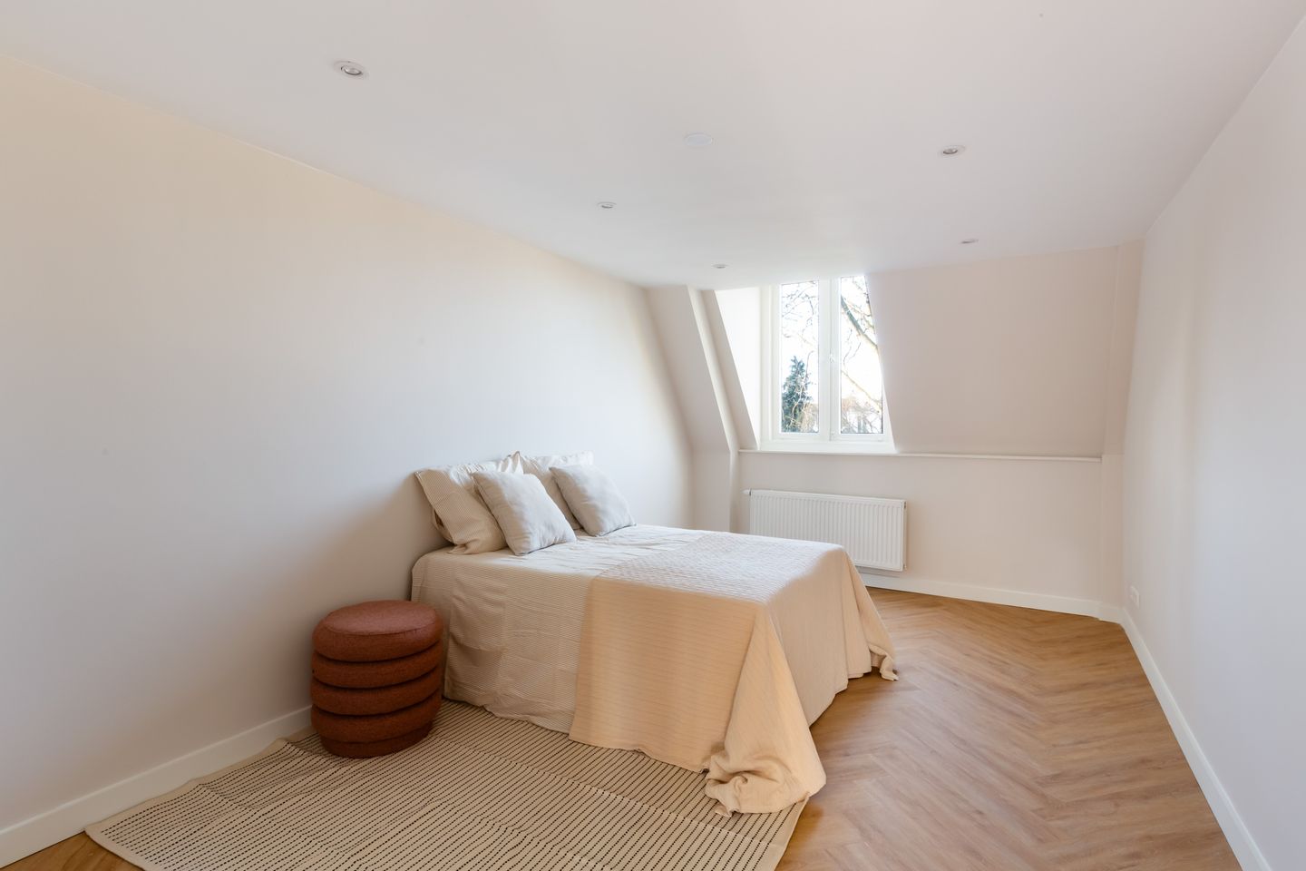 Luxury Renovated Apartment in Utrecht's Desirable Zeeheldenbuurt — 25