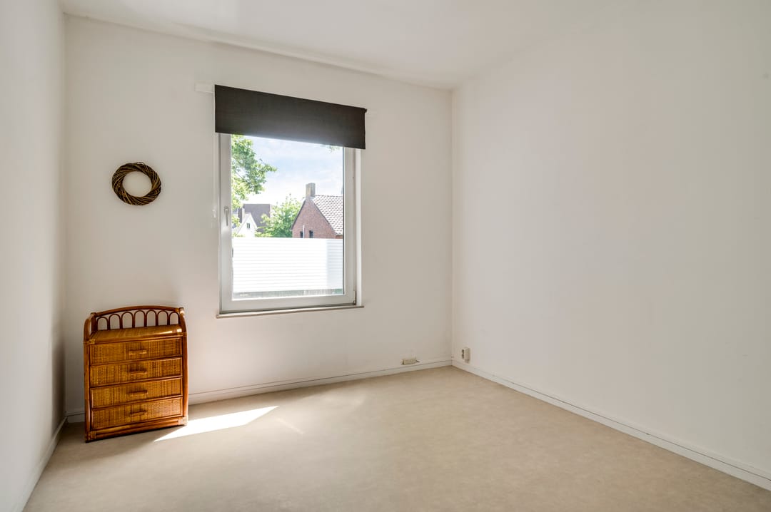 Bright First Floor Apartment with Balcony and Private Storage in Roermond — 22