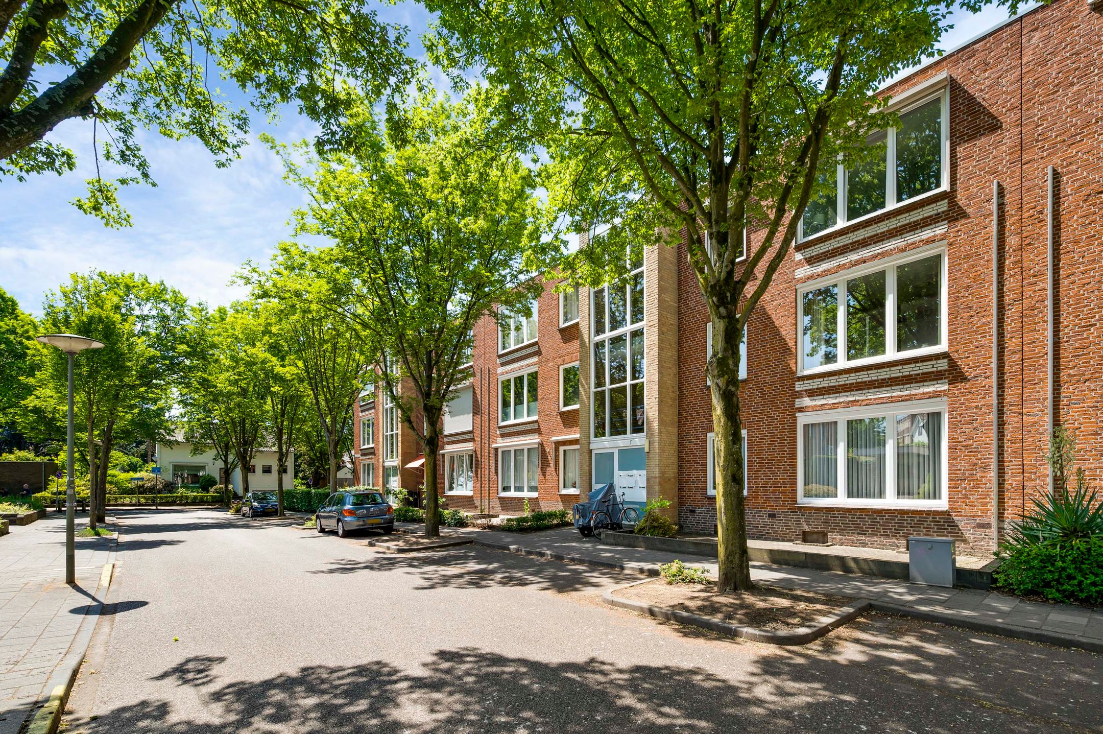 Bright First Floor Apartment with Balcony and Private Storage in Roermond — 27