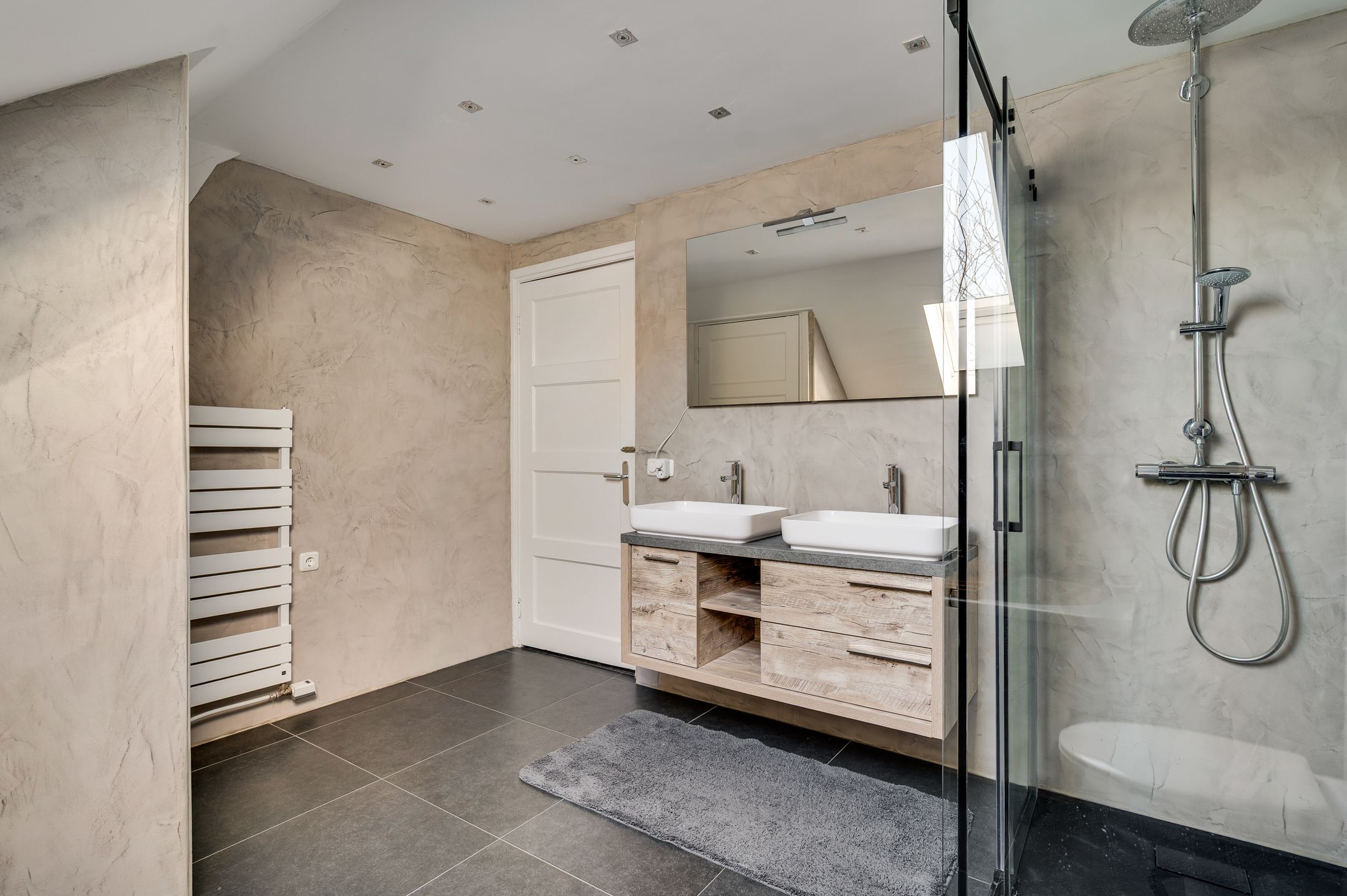 Charming 1930s Renovated Maisonette with Rooftop Terrace in Roermond Center — 27