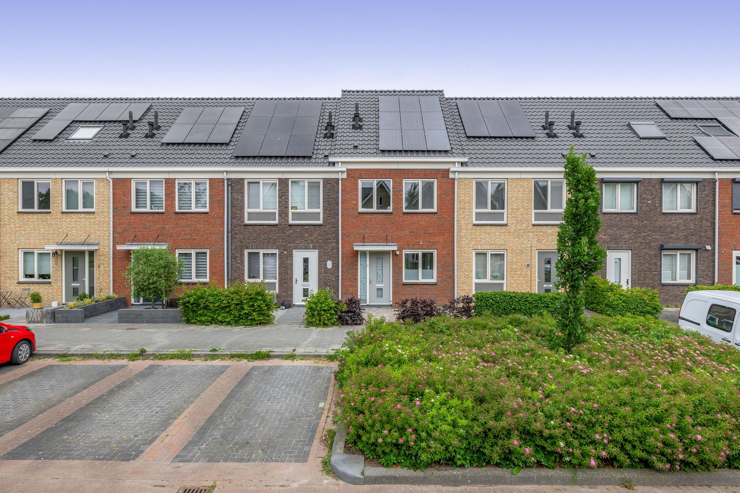 Modern Energy-Efficient Terraced Home with Three Living Levels in Zuidland — 10