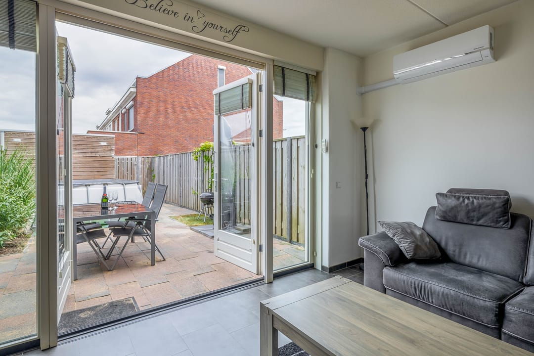 Modern Energy-Efficient Terraced Home with Three Living Levels in Zuidland — 16