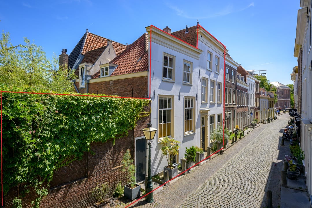 Historic Corner Townhouse in Leiden Center