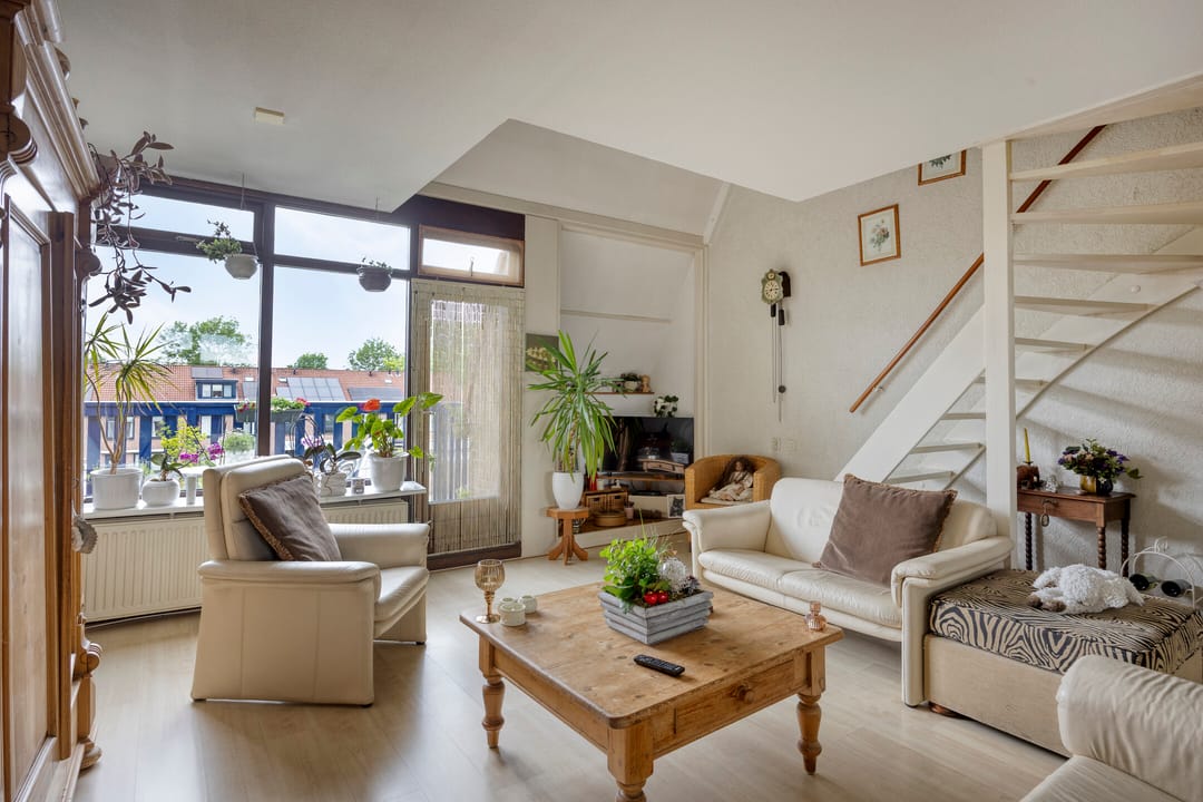 Bright 3‑room maisonette with private balcony and garden storage — 7