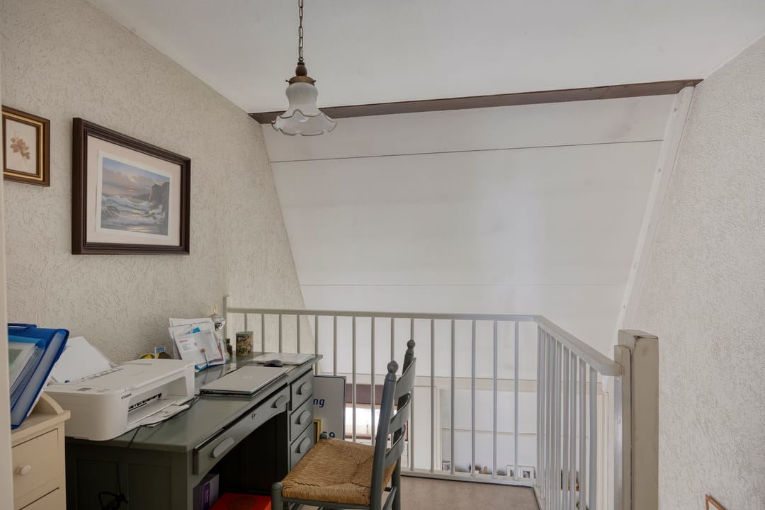 Bright 3‑room maisonette with private balcony and garden storage — 16