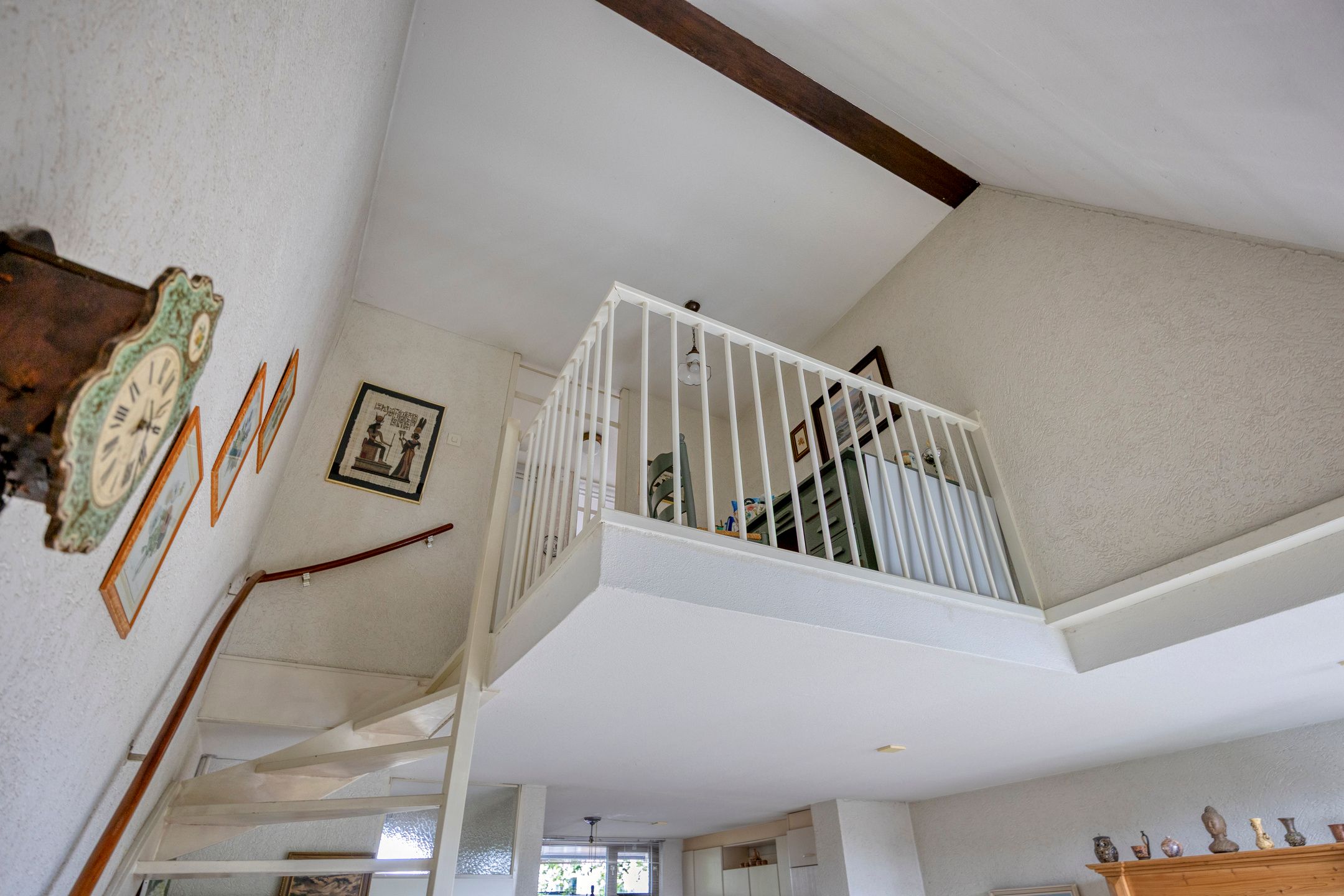 Bright 3‑room maisonette with private balcony and garden storage — 15