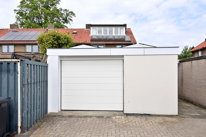 Photo 5 of P.M.R. Versteeghstraat 32