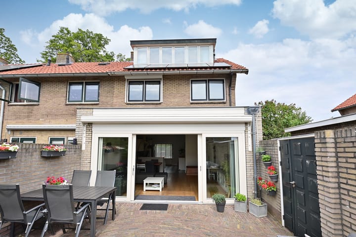 Photo 3 of P.M.R. Versteeghstraat 32