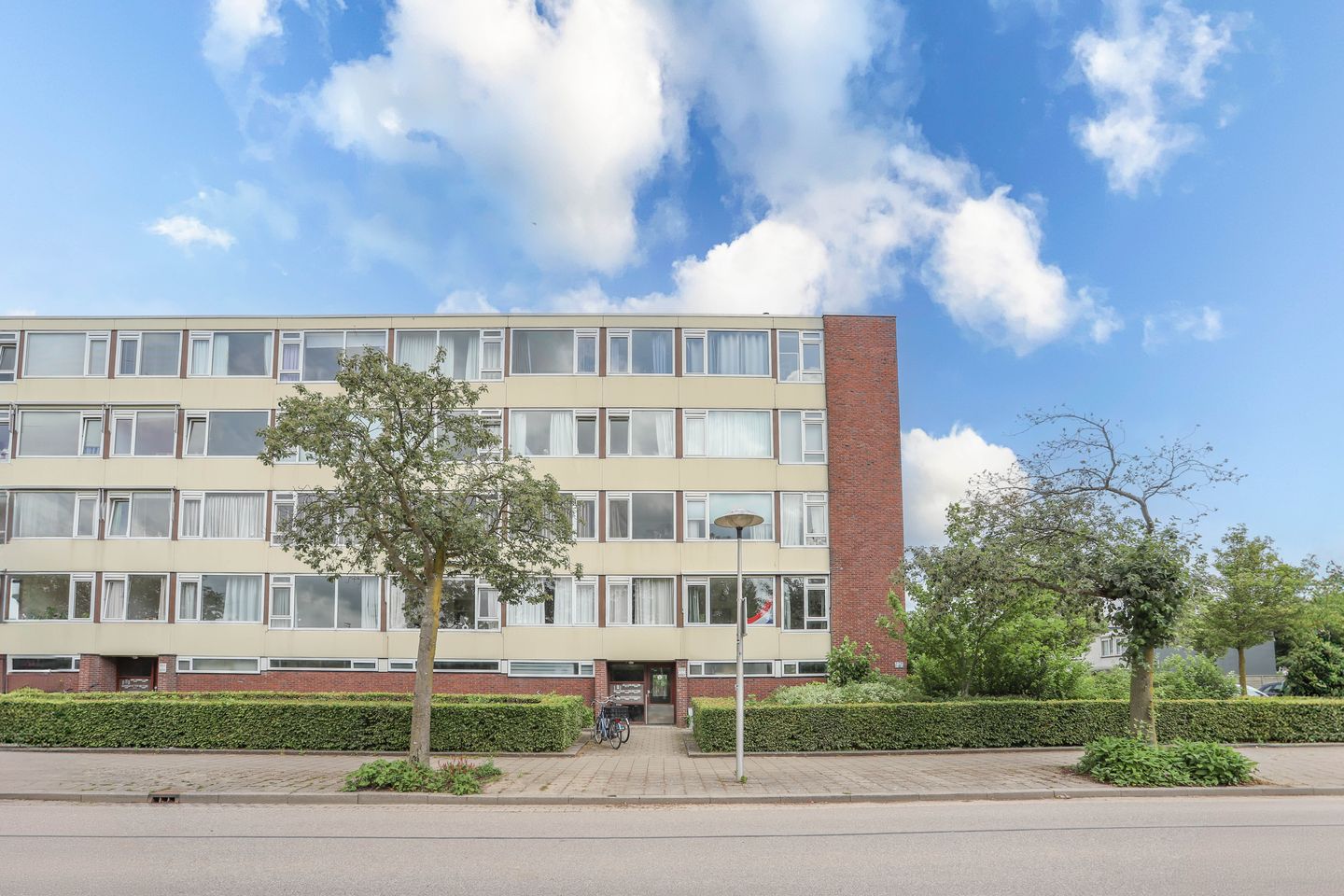 Bright Apartment with Canal View and Three Bedrooms in Utrecht — 20