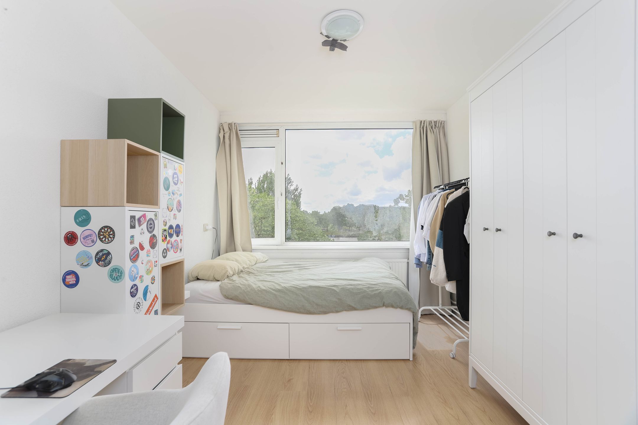 Bright Apartment with Canal View and Three Bedrooms in Utrecht — 15